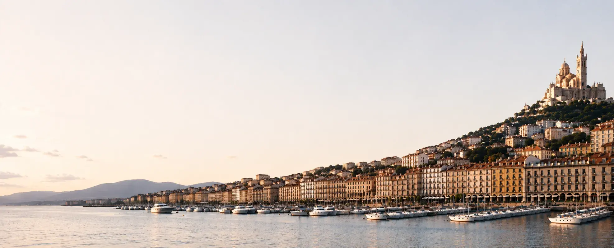 Le Vieux-Port de Marseille et Notre-Dame de la Garde